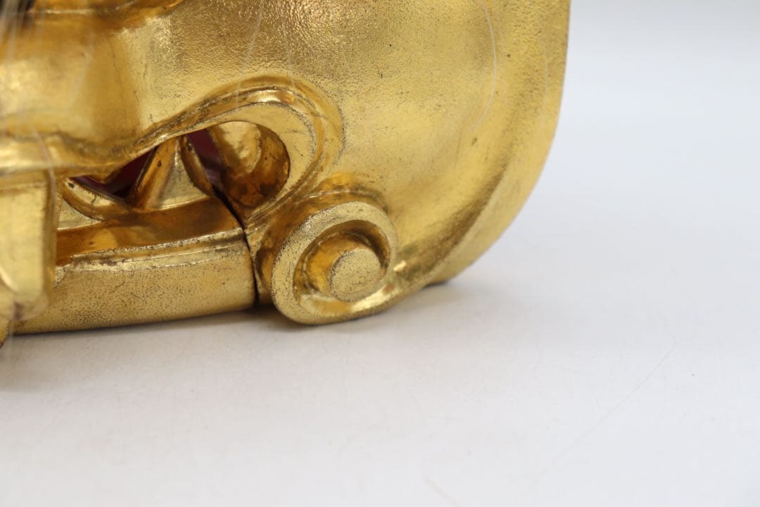 荒井寿斎作　木彫　金獅子　置物　共箱　送料込み259621