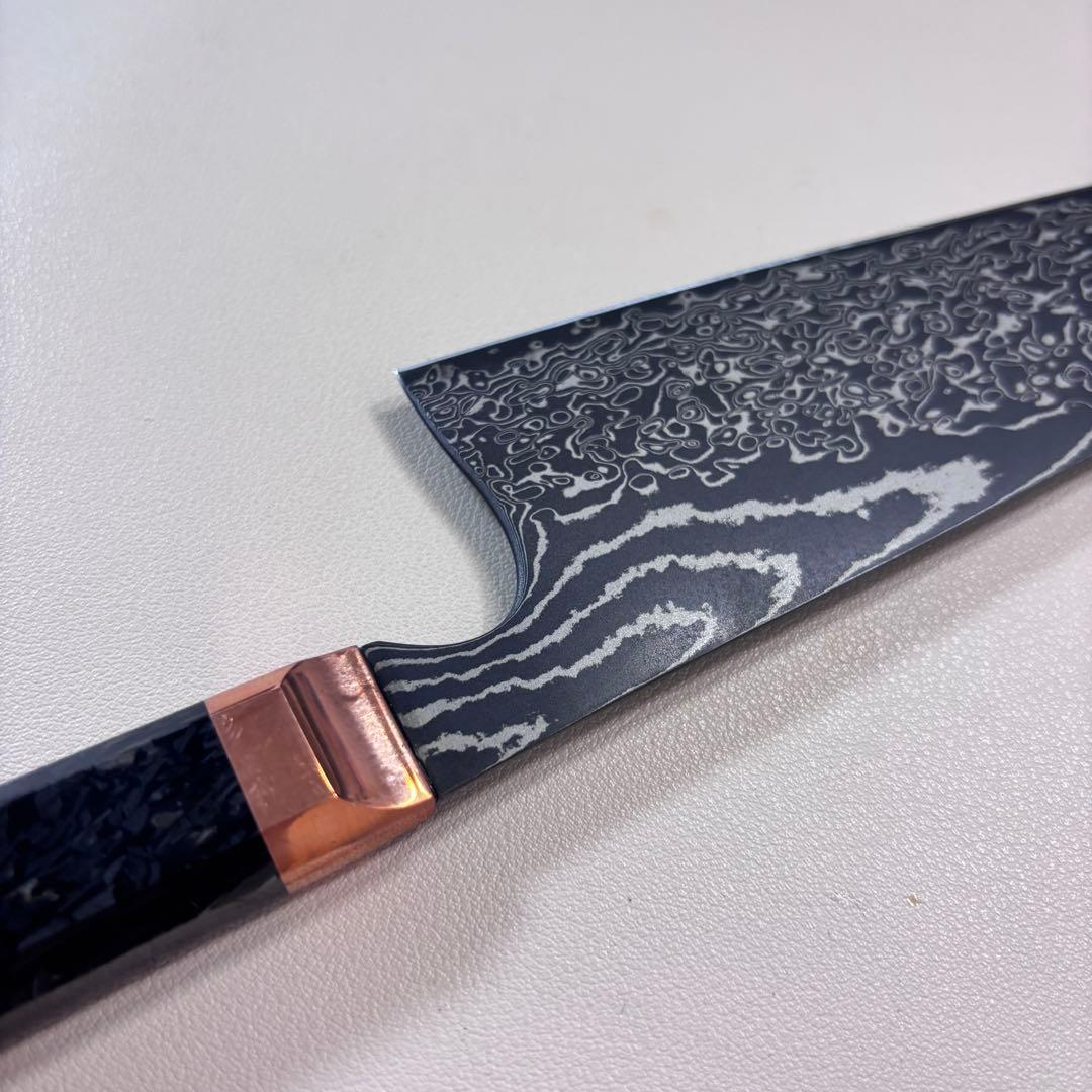 黒染め　ダマスカス牛刀「切付型」 215mm。
