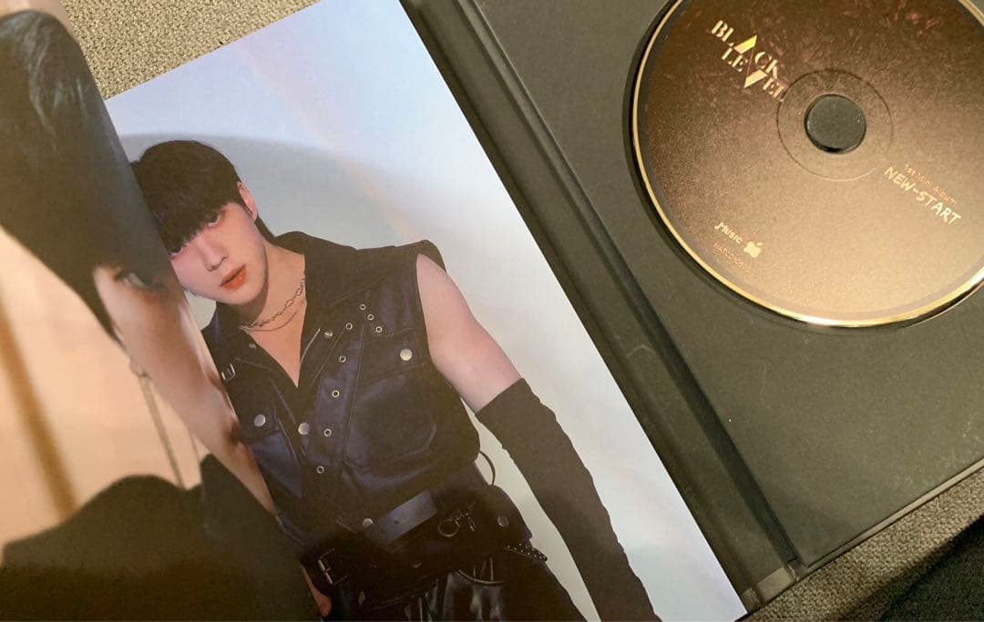 BLACK LEVEL ユンジョンウ トレカ CD付き