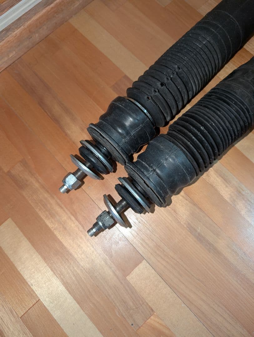 70ヴォクシー車高調　テイン