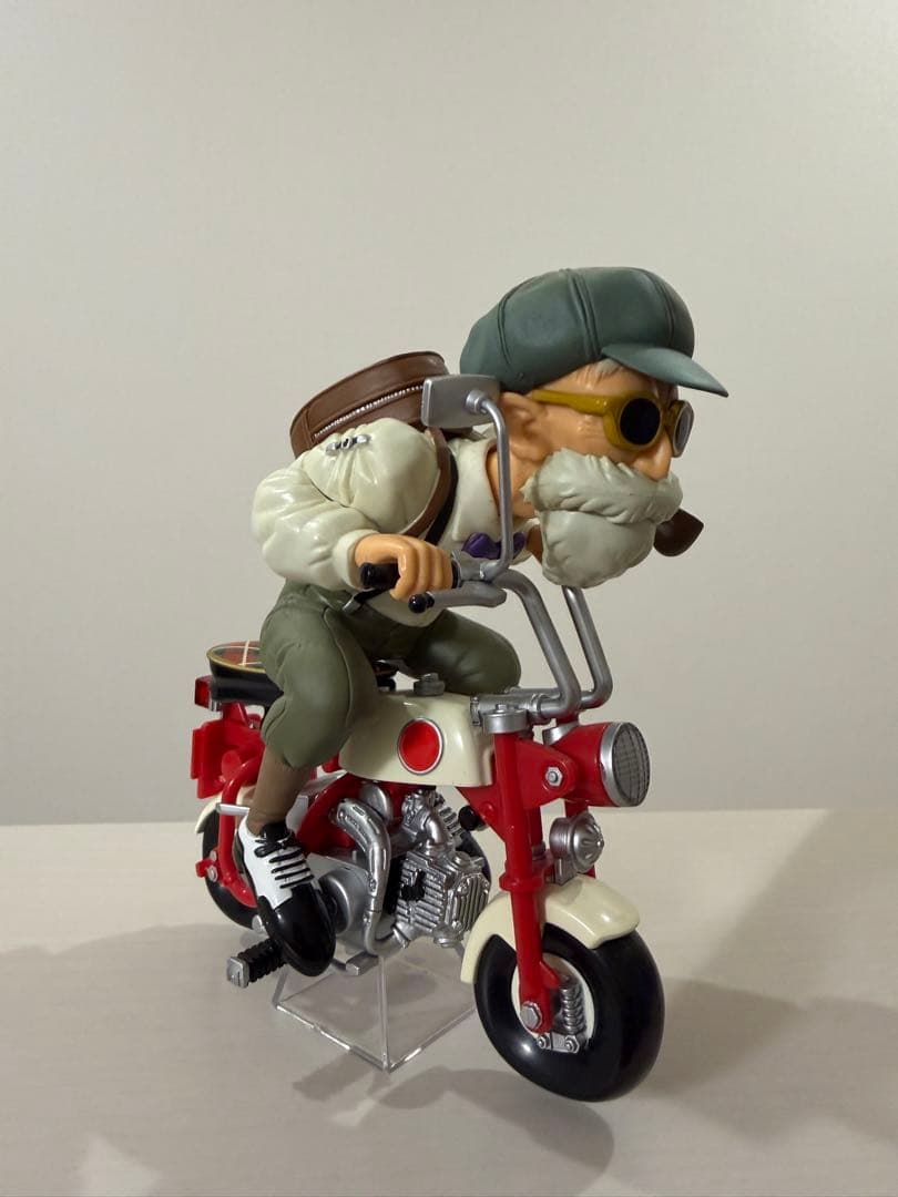 ドラゴンボール　フィギュア　モンキーバイク　亀仙人　孫悟空　少年期　バイク　メカ