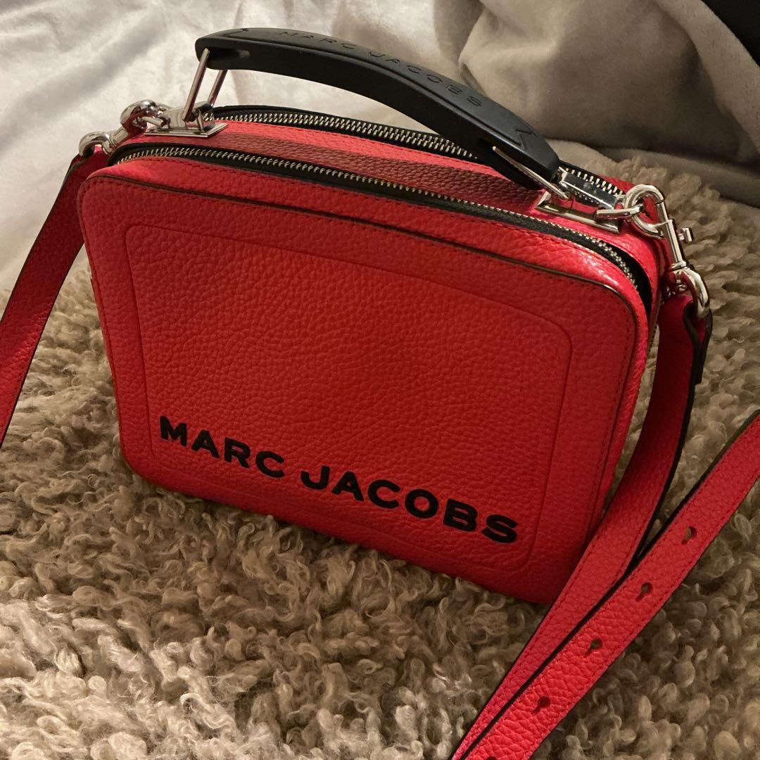 【美品】MARC JACOBS マークジェイコブス ショルダーバッグ　レッド