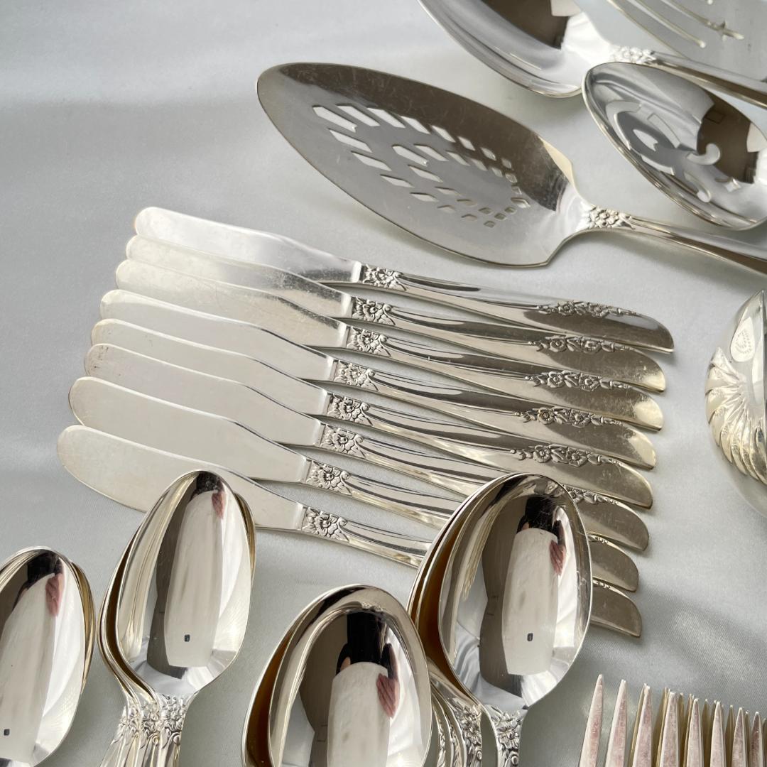 【ONEIDA 】LILAC TIME ディナーセット 8名用サーバー付き54本