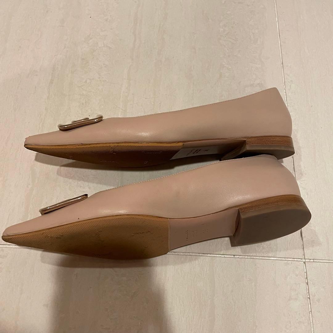 PELLICO ベージュ ポインテッドトゥ フラットシューズ　バックル