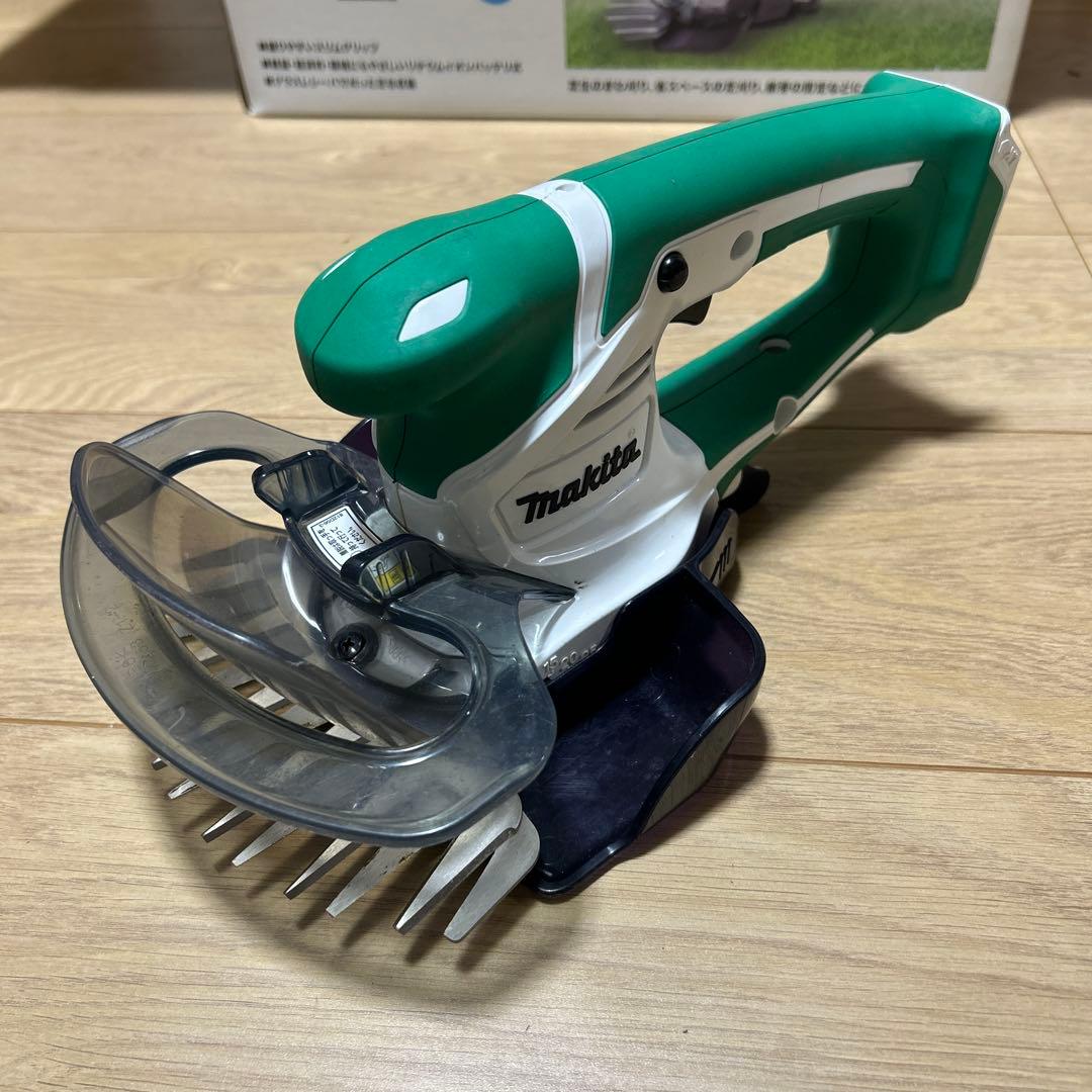 マキタ 充電式芝生バリカン　MUM600DSH