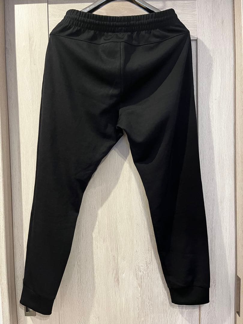 adidas ブラック セットアップジャージ