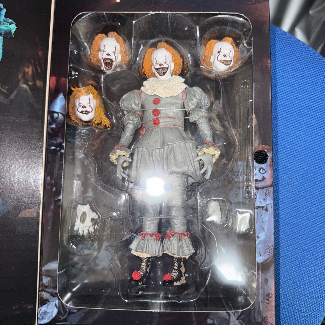 NECA IT ペニーワイズ フィギュア