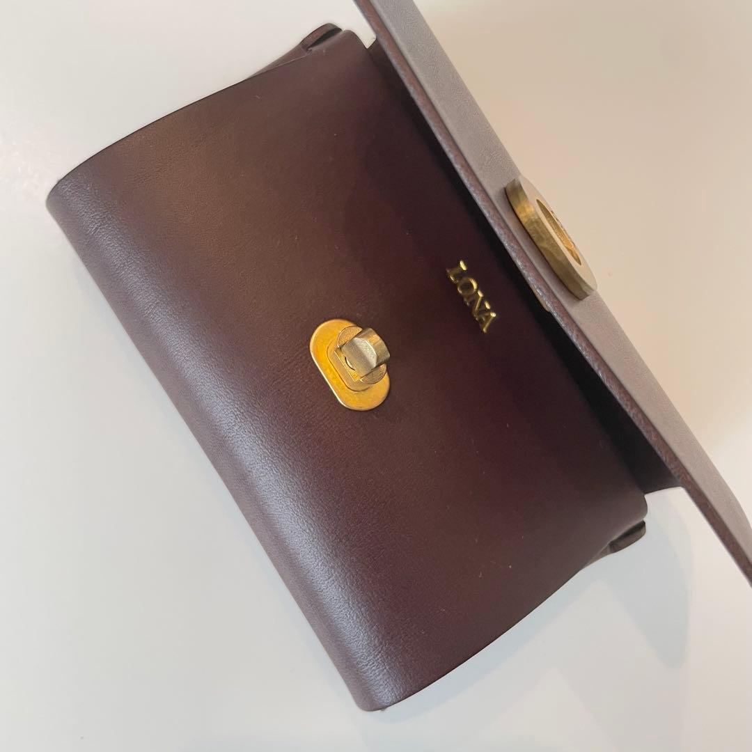 【新品・未使用】 LONA Clasp-O card case ブラウニー