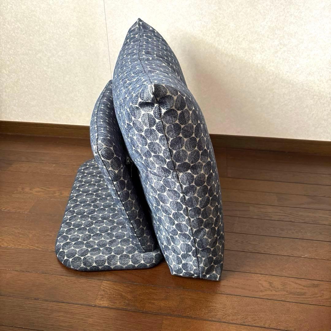 【美品】ボー・デコール 自立する背もたれクッション ドット柄