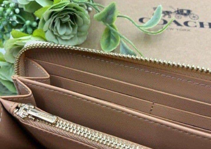 新品未使用コーチ長財布ロゴシグネチャーホワイトレディースメンズ送料無料即日発送