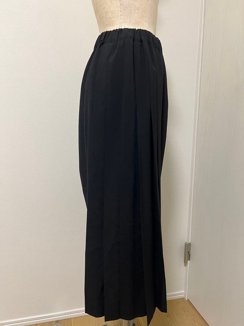 む*中様 25SS コムデギャルソンコムデギャルソン　プリーツパンツ