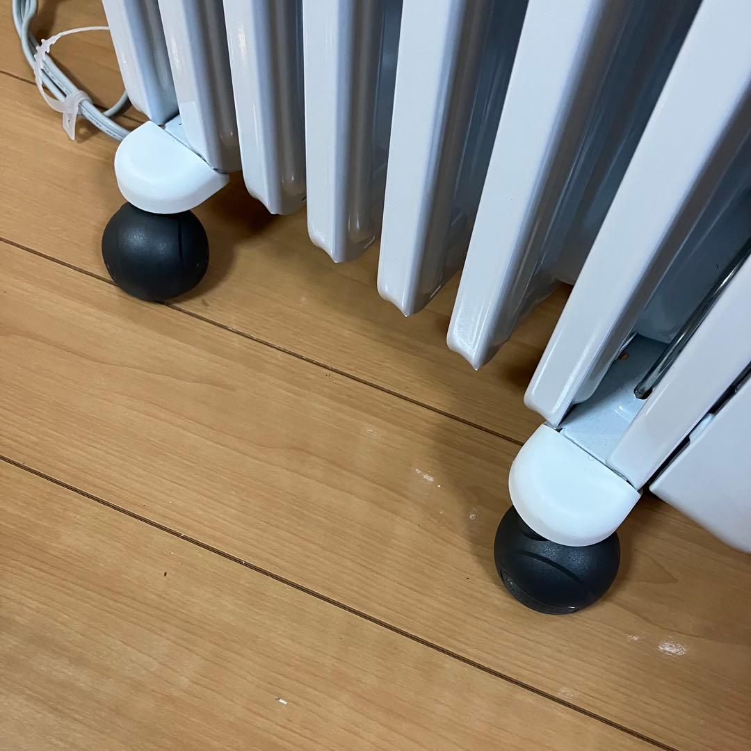 美品　デロンギアミカルド オイル ヒーター RHJ35M0812-DG