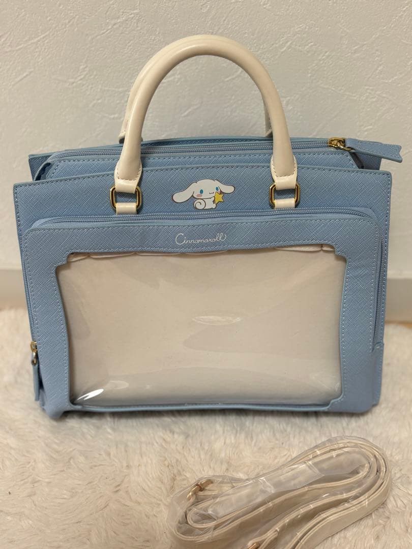 ほぼ未使用　& chouette推し事シリーズ　シナモロールバッグ　チャーム付き