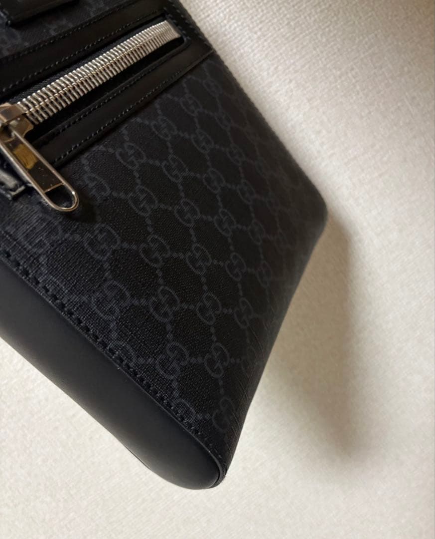 GUCCI ブラック ショルダーバッグ523599 001998