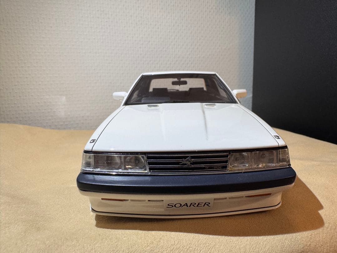 トヨタ ソアラ　SOARA ミニカー ホワイト1/18