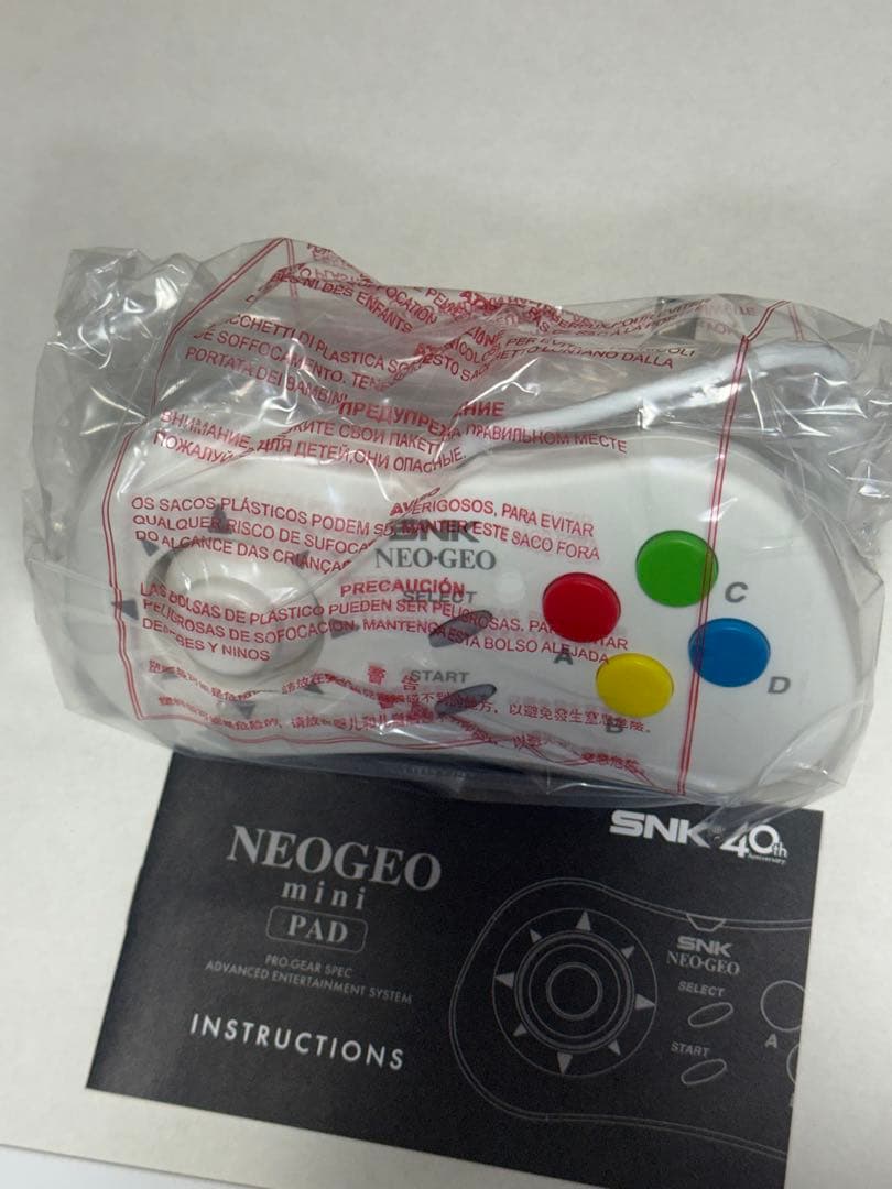 NEOGEO mini ゲーム機＋専用コントローラー2点(ホワイト・ブラック)