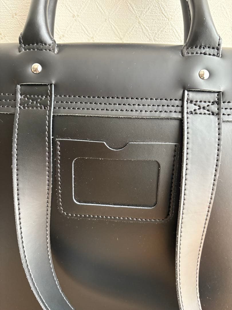 Dr. Martens ブラックバックパック