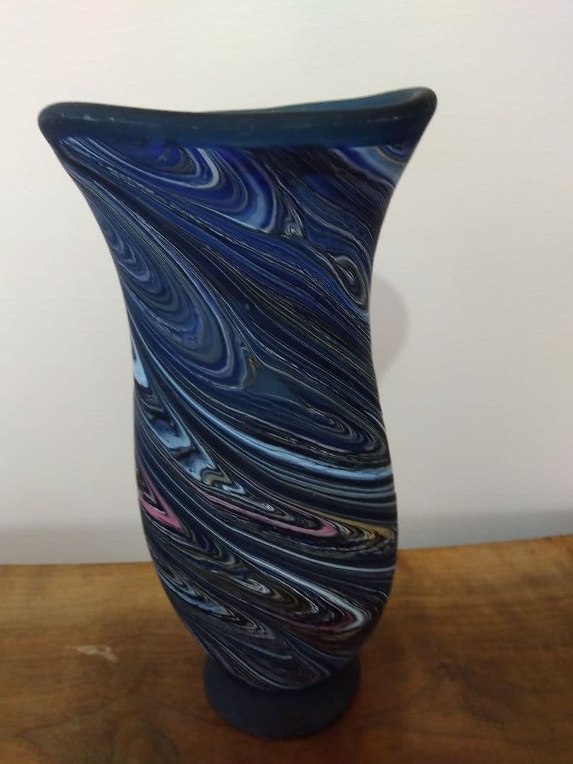 青と黒のマーブル模様 ガラス花瓶