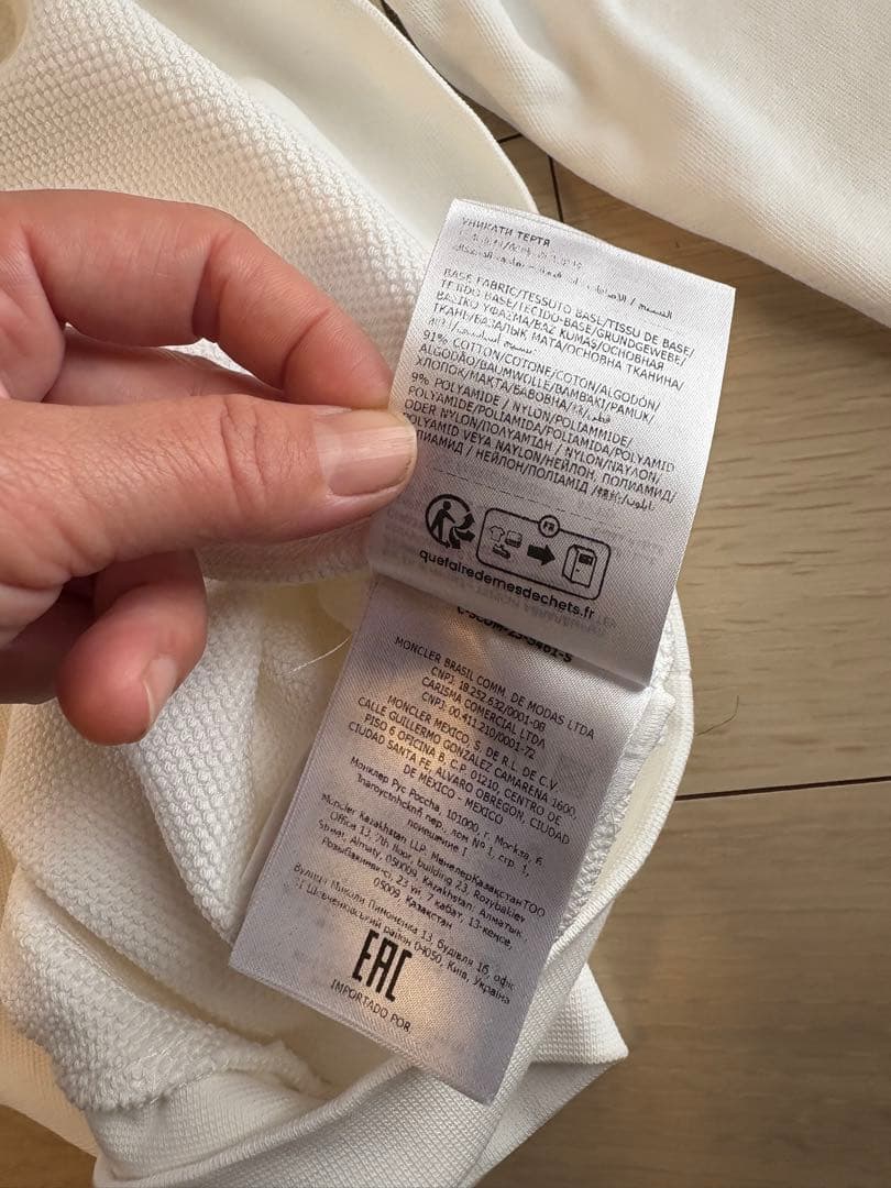 23AW美品❣️正规品❣️男女兼用モンクレールロゴエンブロイダリートレーナーホワイト