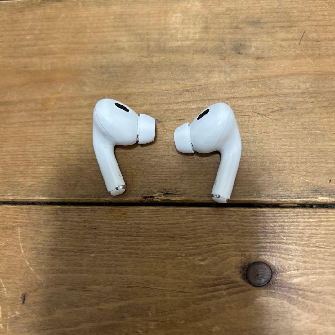 Apple AirPods Pro 第二世代ホワイト 充電ケース付き