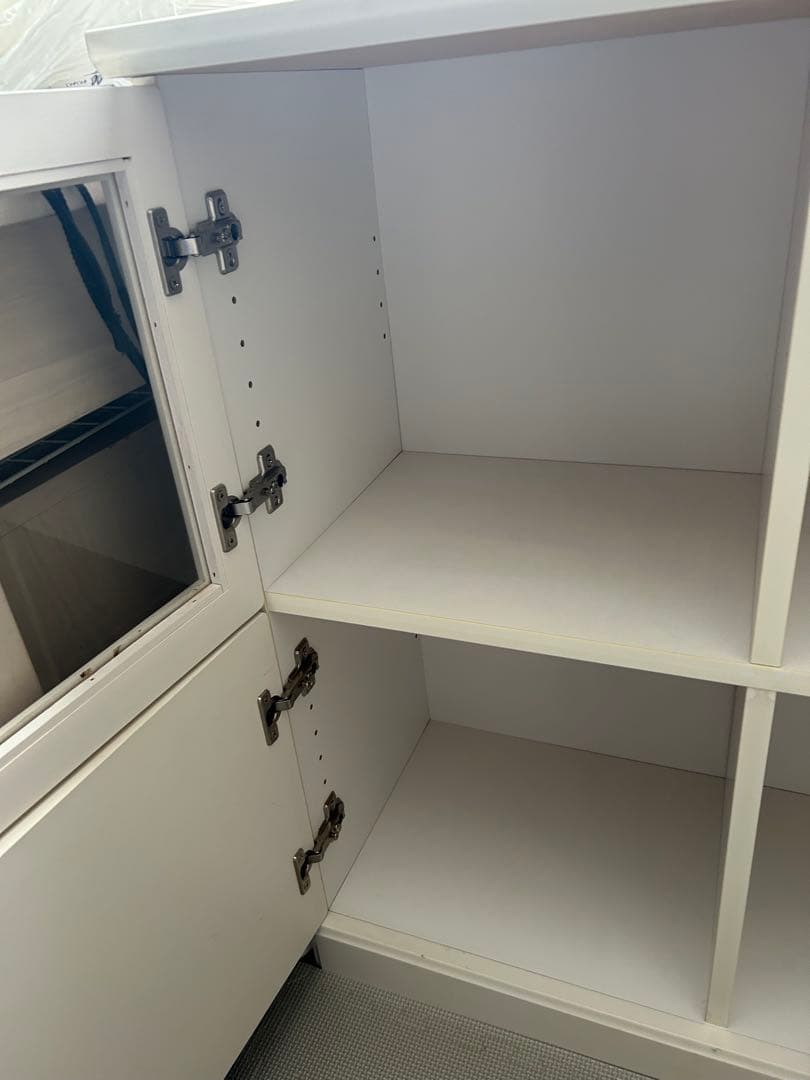 ホワイトキャビネット リビングボード サイドボード ガラス扉付き②