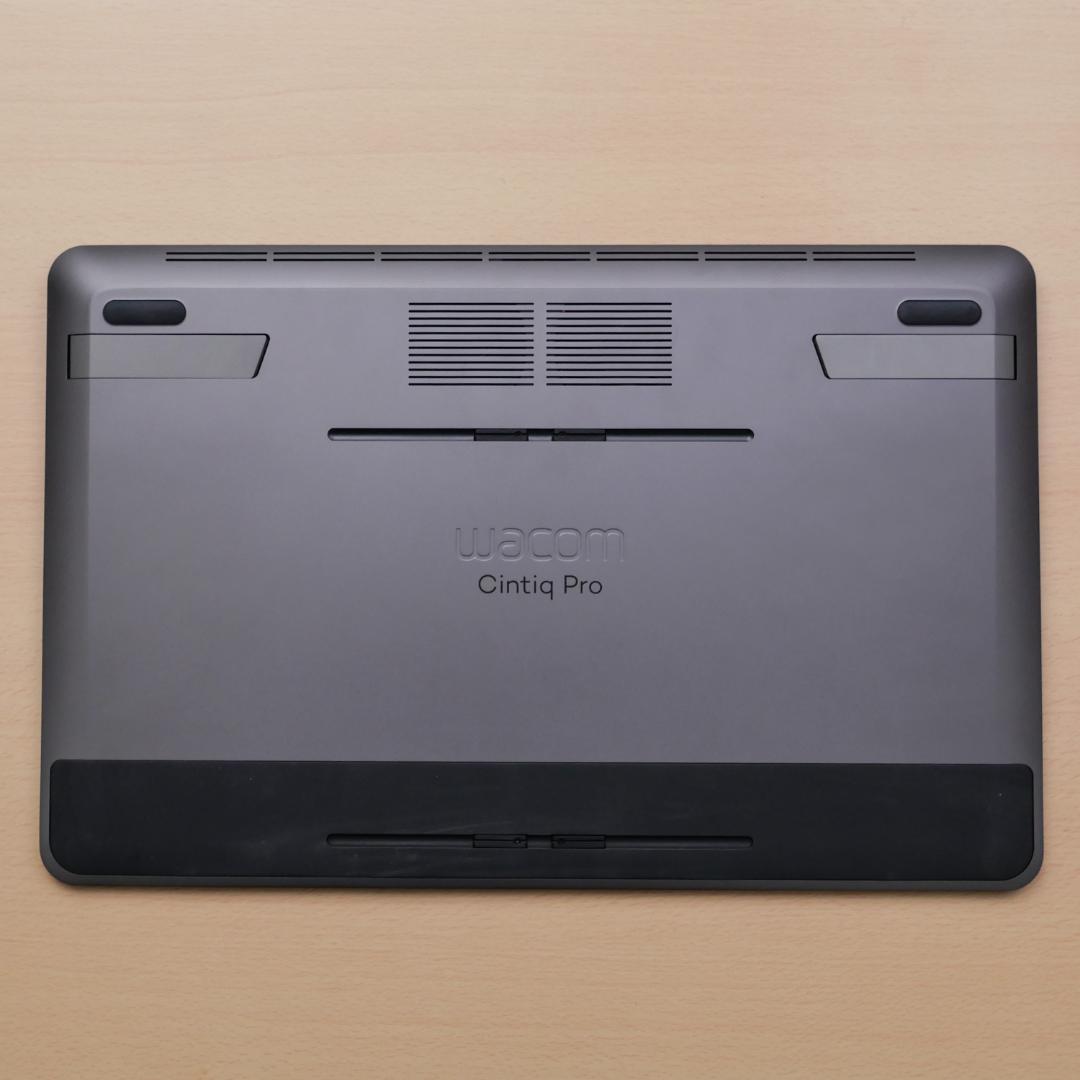 液タブ・ペンタブ Wacom Cintiq Pro 16 DTH-1620/AK0
