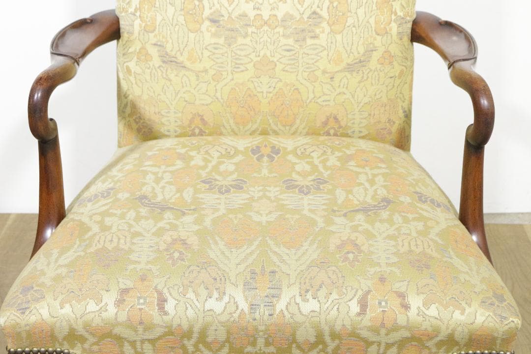 クラシック★アームチェア★ファブリック★ネコ脚★木製家具★