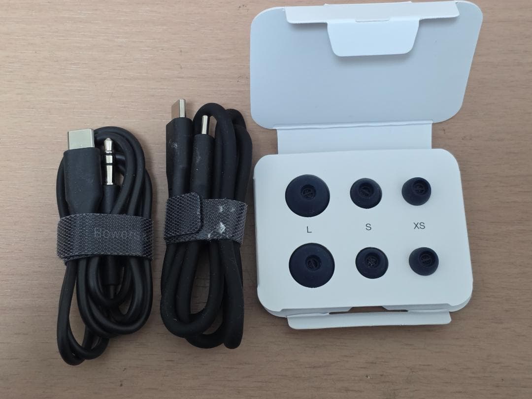 Bowers & Wilkins Pi8 ワイヤレスイヤホン(美品)