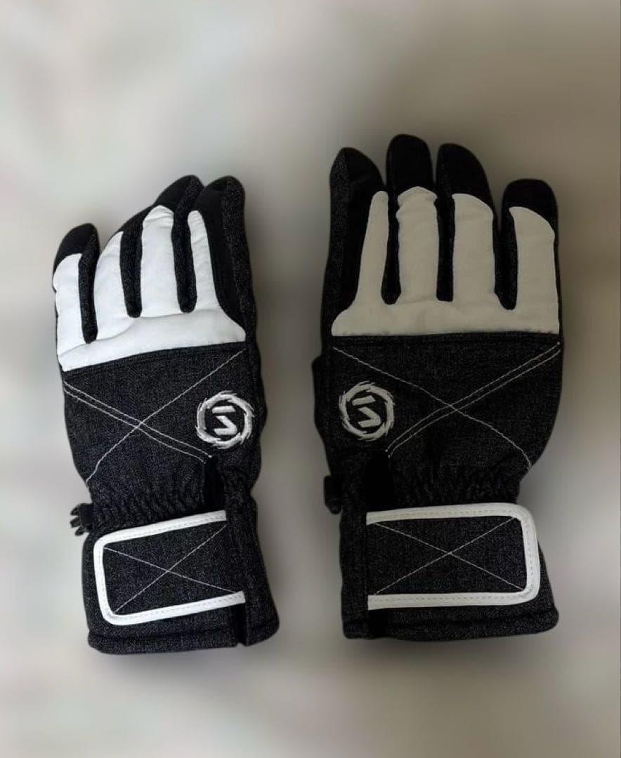 スキーウェア　上下　mobus メンズMサイズ　グローブ（レディースMサイズ）