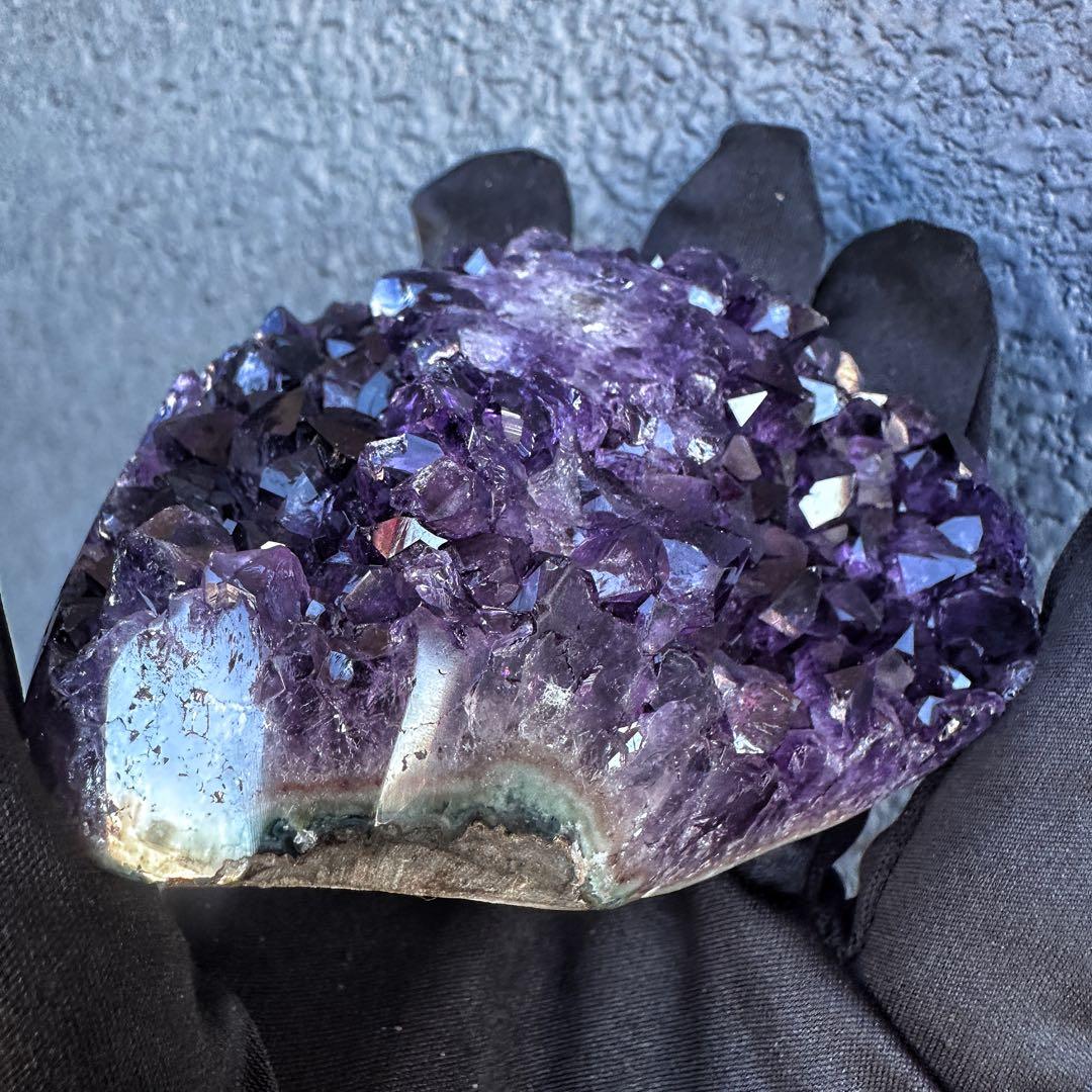 濃紫の煌めきウルグアイ産☆キラキラ☆アメジストクラスターパワーストーンA1136