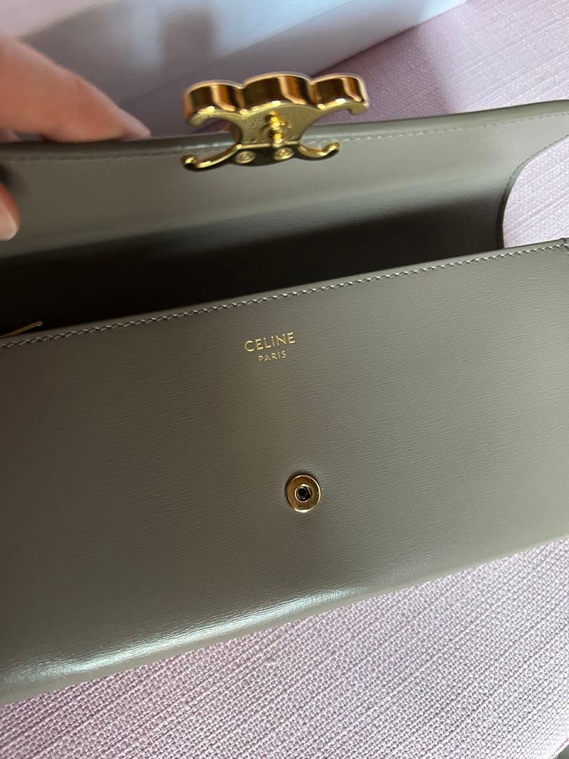 セリーヌ　長財布　ラージウォレット トリオンフ シャイニーカーフスキン