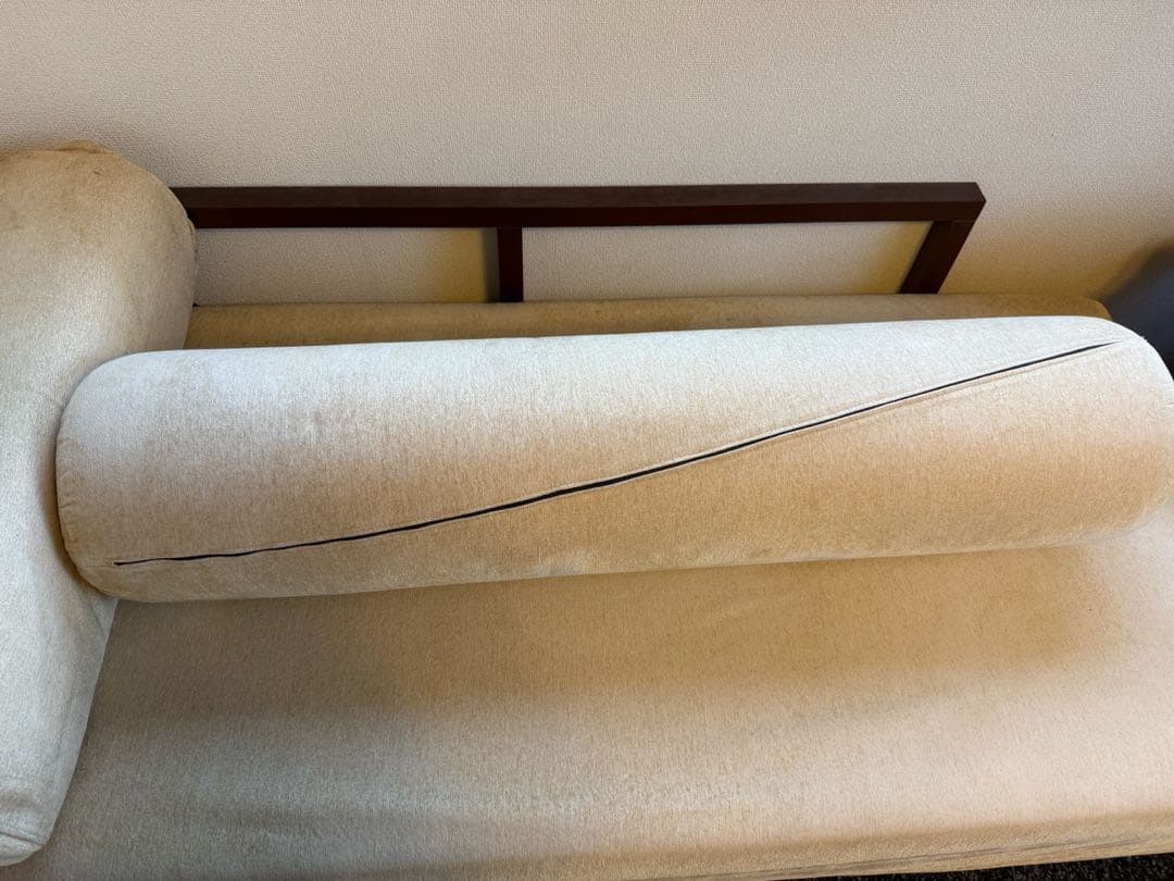 北欧モダンな暮らしを彩る｜木製フレームのデイベッド（ベンチソファ）