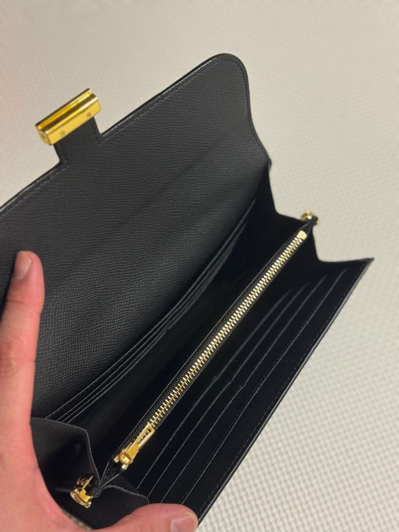 【新品未使用】Hロゴ ブラックショルダーバッグ