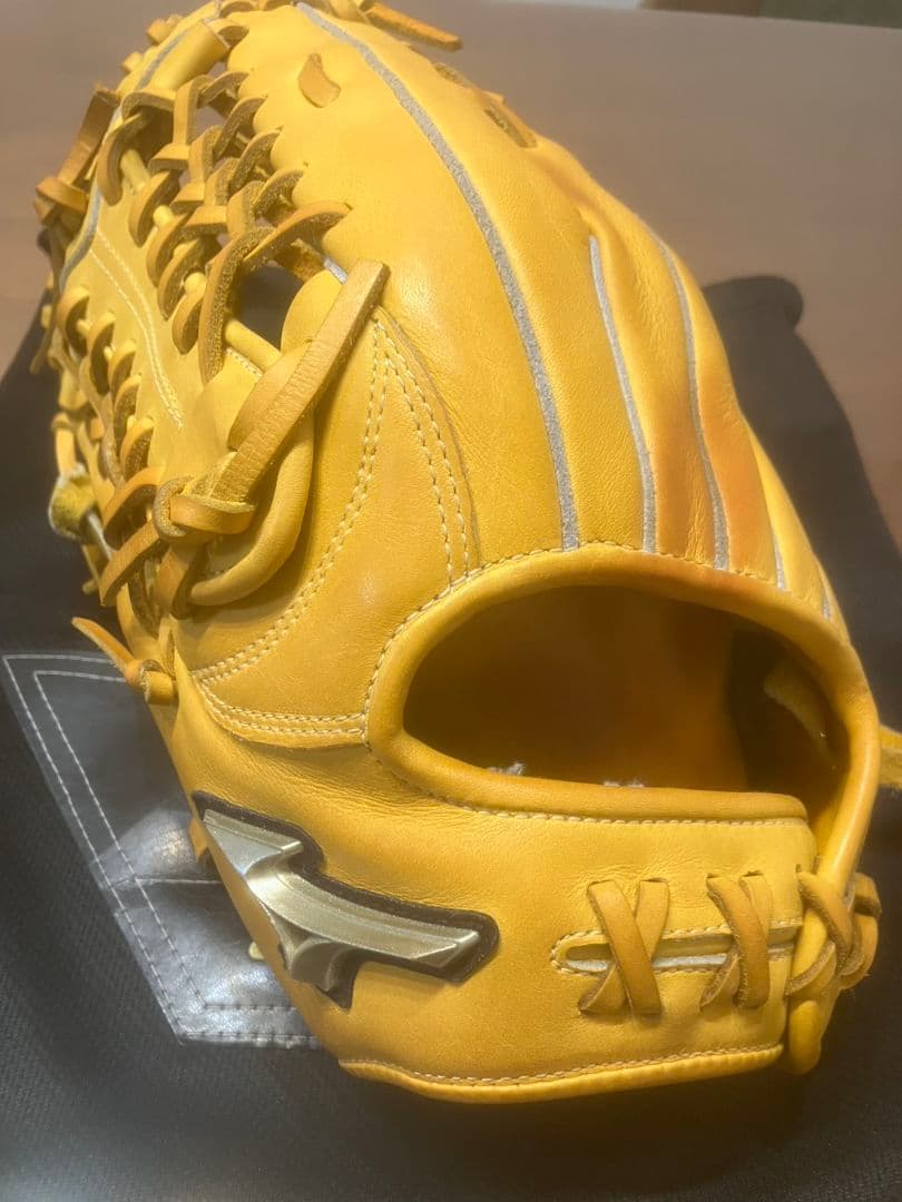 Mizuno Global Elite 軟式グローブ イエロー　左用