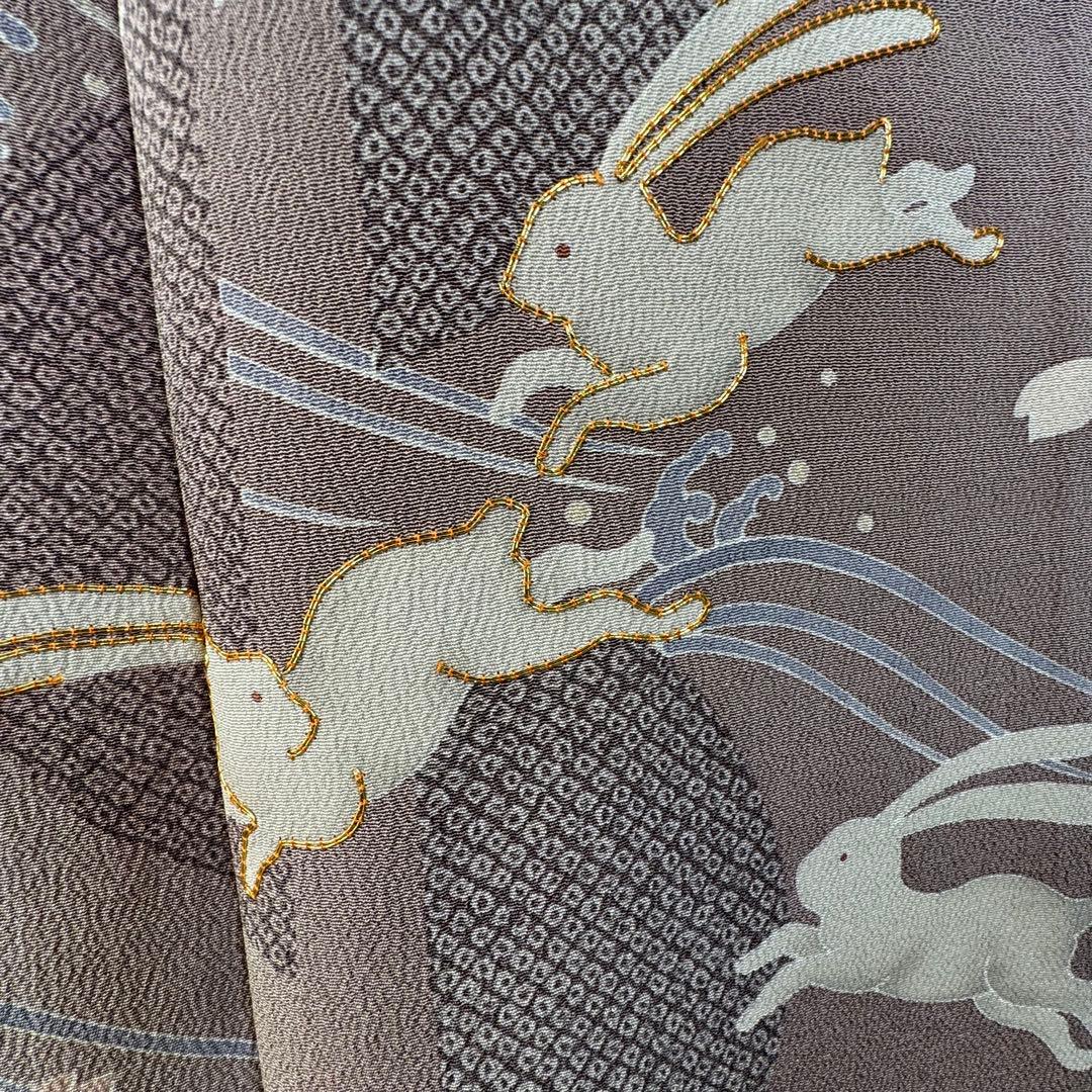 超美品　袷　訪問着　正絹　現代　波　うさぎ　小豆色　刺繍　桜　162裄65