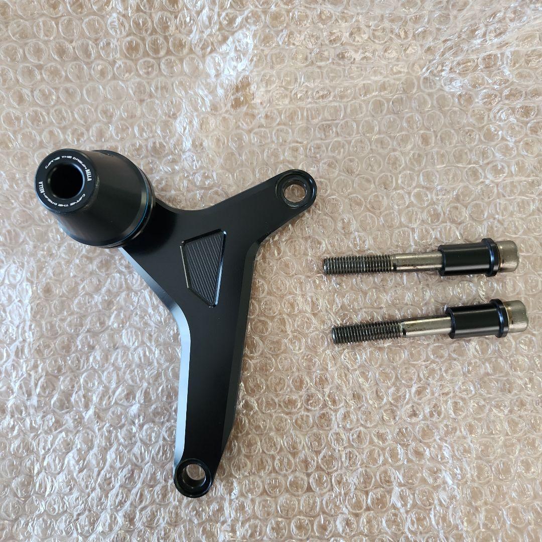 BMW S1000RR　2021年式に装着してました アエラ製フレームスライダー