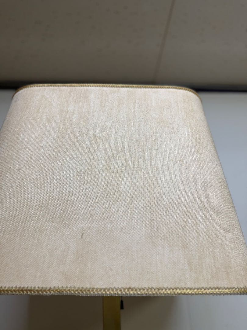 【引き取り可】 シンプルな布製シェードのフロアスタンド家財便