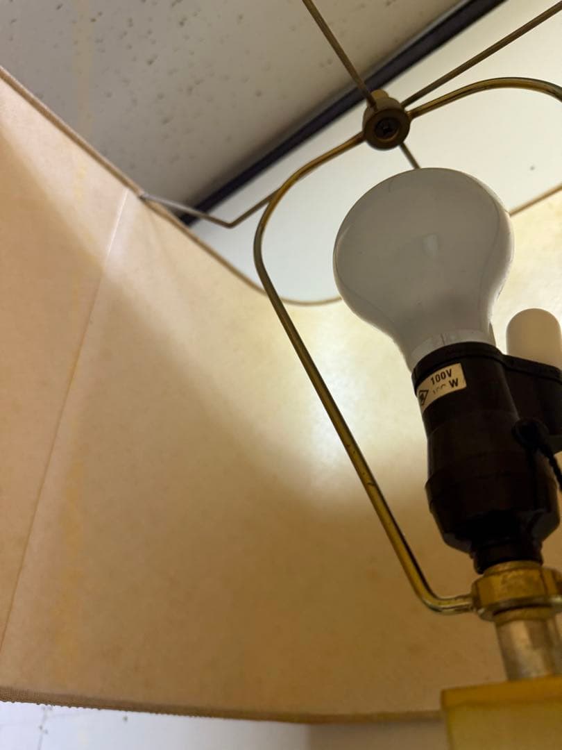 【引き取り可】 シンプルな布製シェードのフロアスタンド家財便