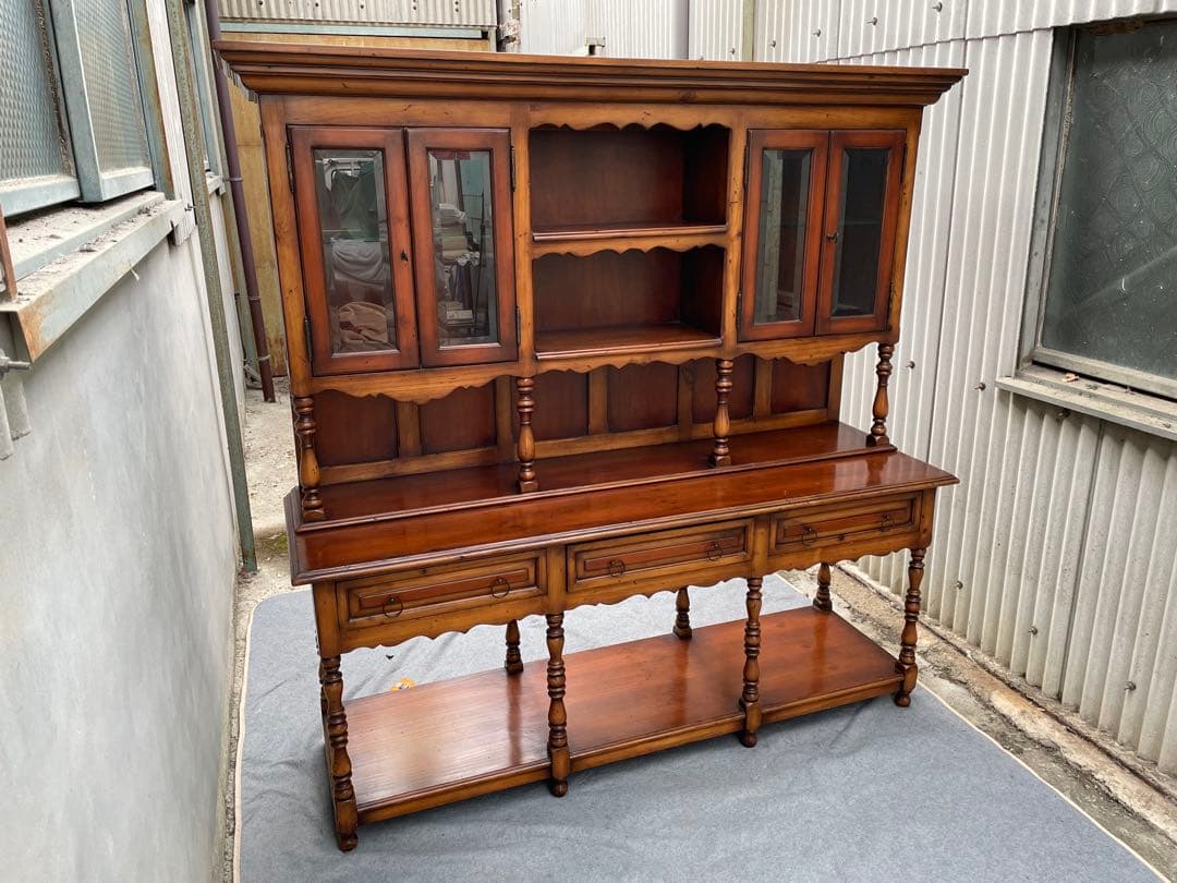 近隣配達可能　アンティーク？　キャビネット　カップボード　食器棚
