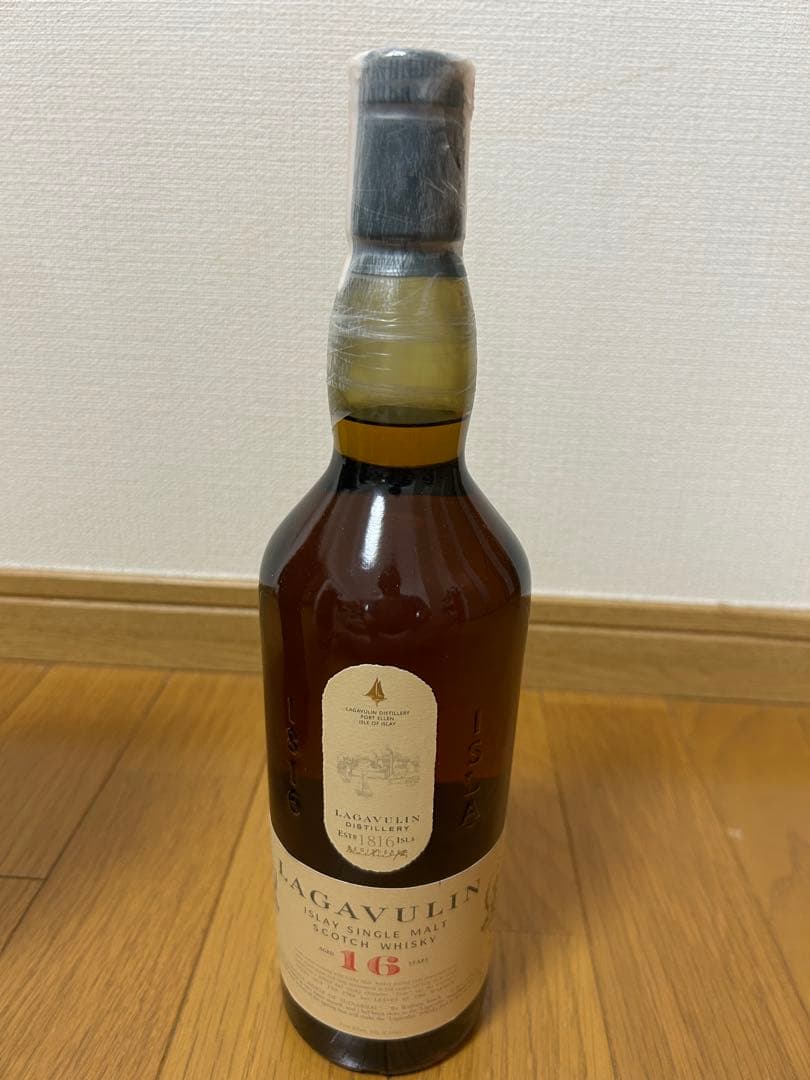 Lagavulin 16 Year Old ウイスキー 700ml 43%