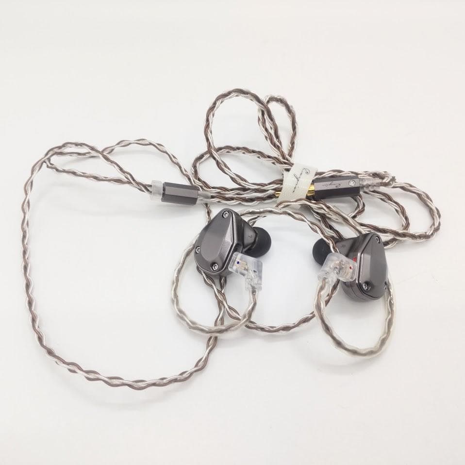 ★箱付　美品★ カイン Cayin YB04 BA4基搭載 インイヤー・モニター