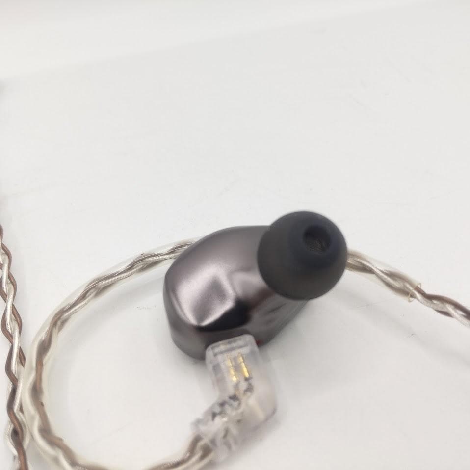 ★箱付　美品★ カイン Cayin YB04 BA4基搭載 インイヤー・モニター