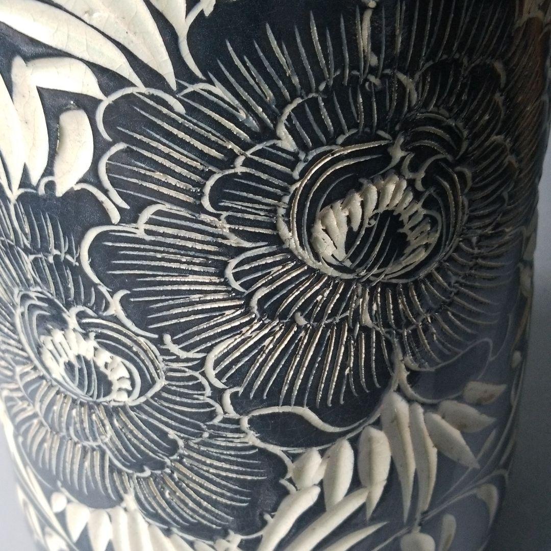 信楽焼傘立て 砲弾型黒磁釉ボタン 信楽焼 高さ４４cm