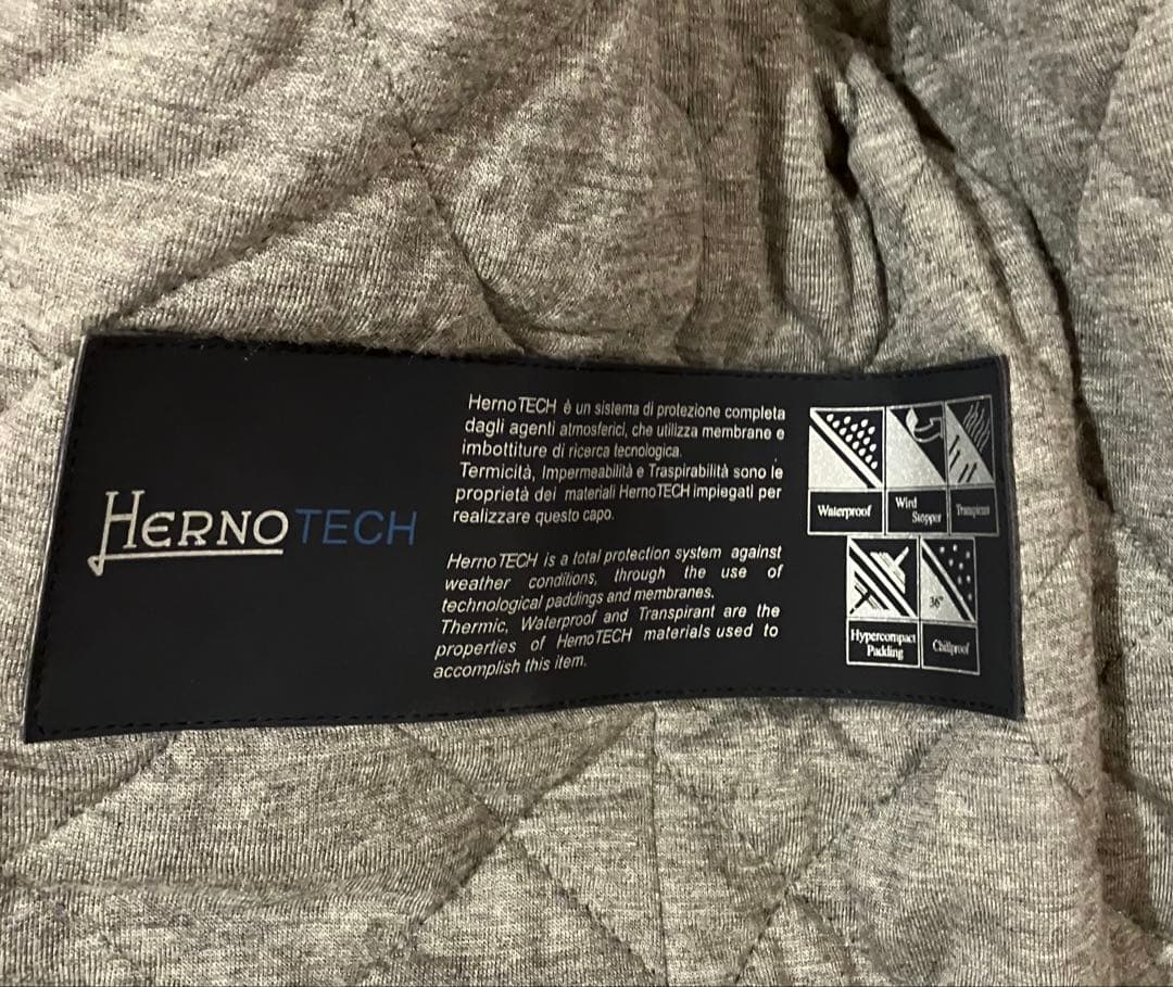 Herno TECH 防水ジャケット　タイト