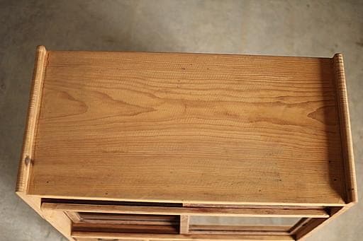 古い小ぶりな木枠のガラス戸棚×小引き出し5杯　食器棚　古家具　古民家