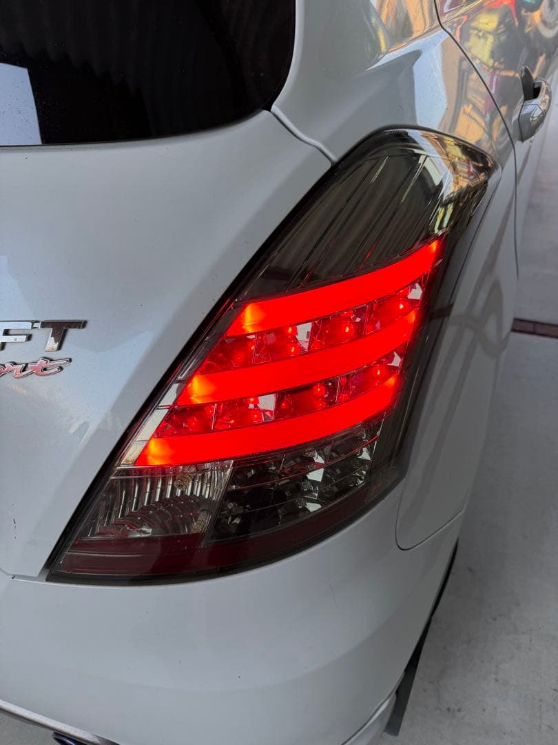 スイフトスポーツ　zc32s 社外　テールランプ　LED