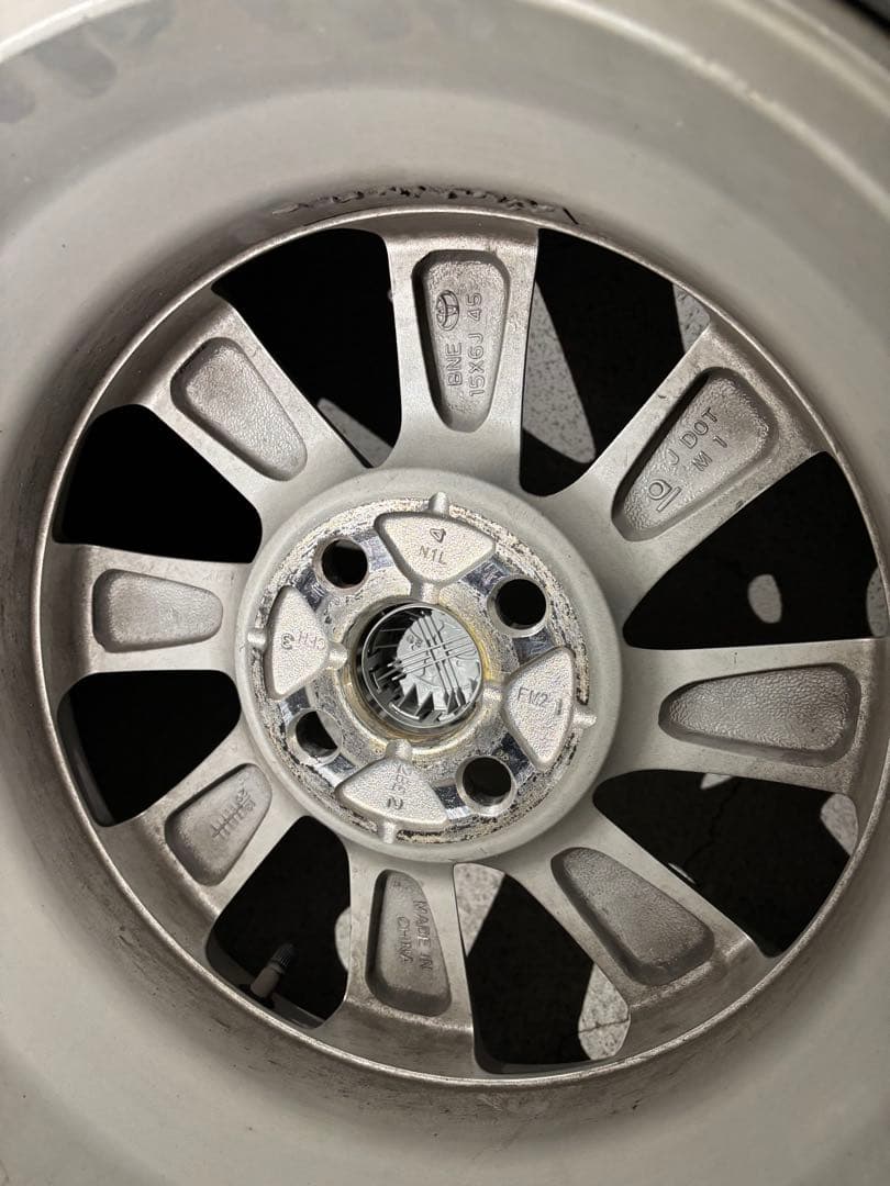 ダンロップ　（WINTER MAXX 185/60 R15）トヨタ純正ホイール付