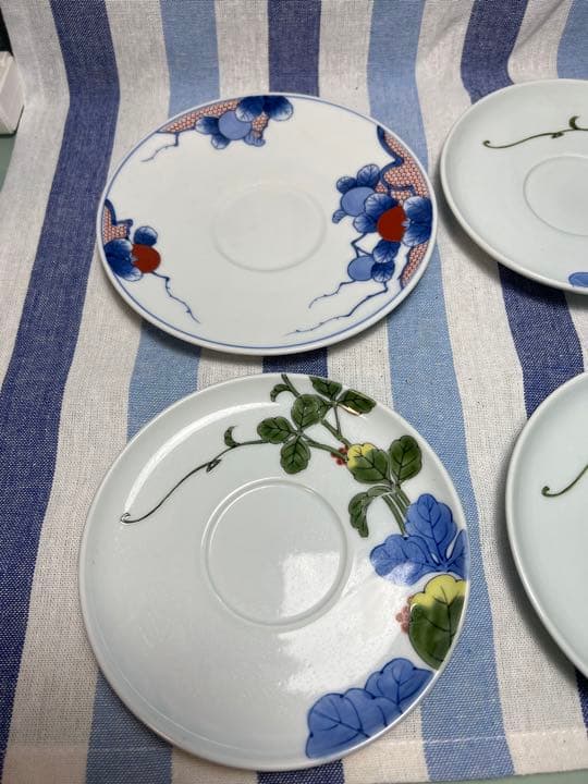 739 有田焼 賞美堂 其泉　染錦 木の実　柿紋　ソーサー　茶托　4 客　未使用