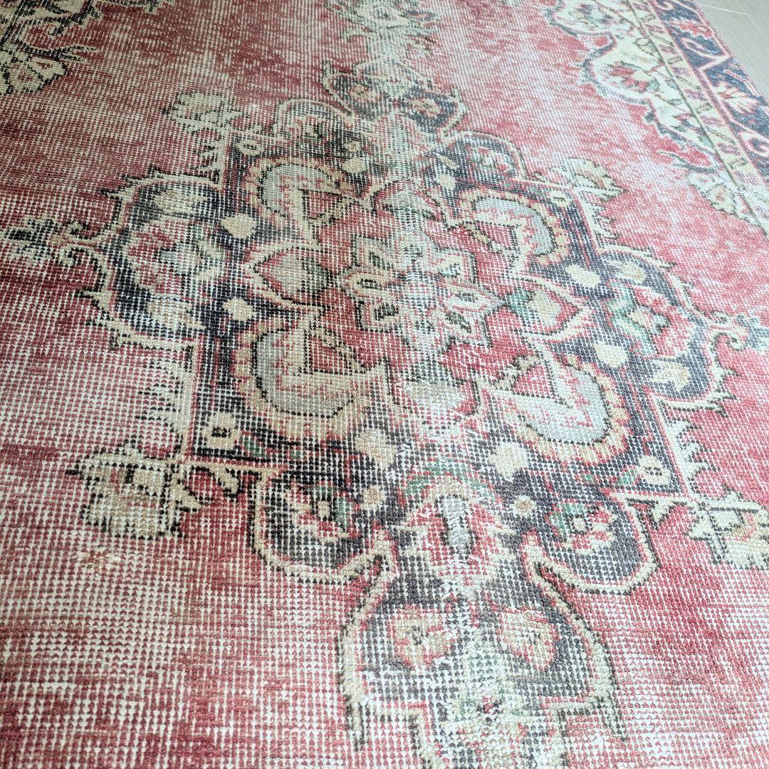 101×200 擦れた赤メダリオン　トルコヴィンテージラグ