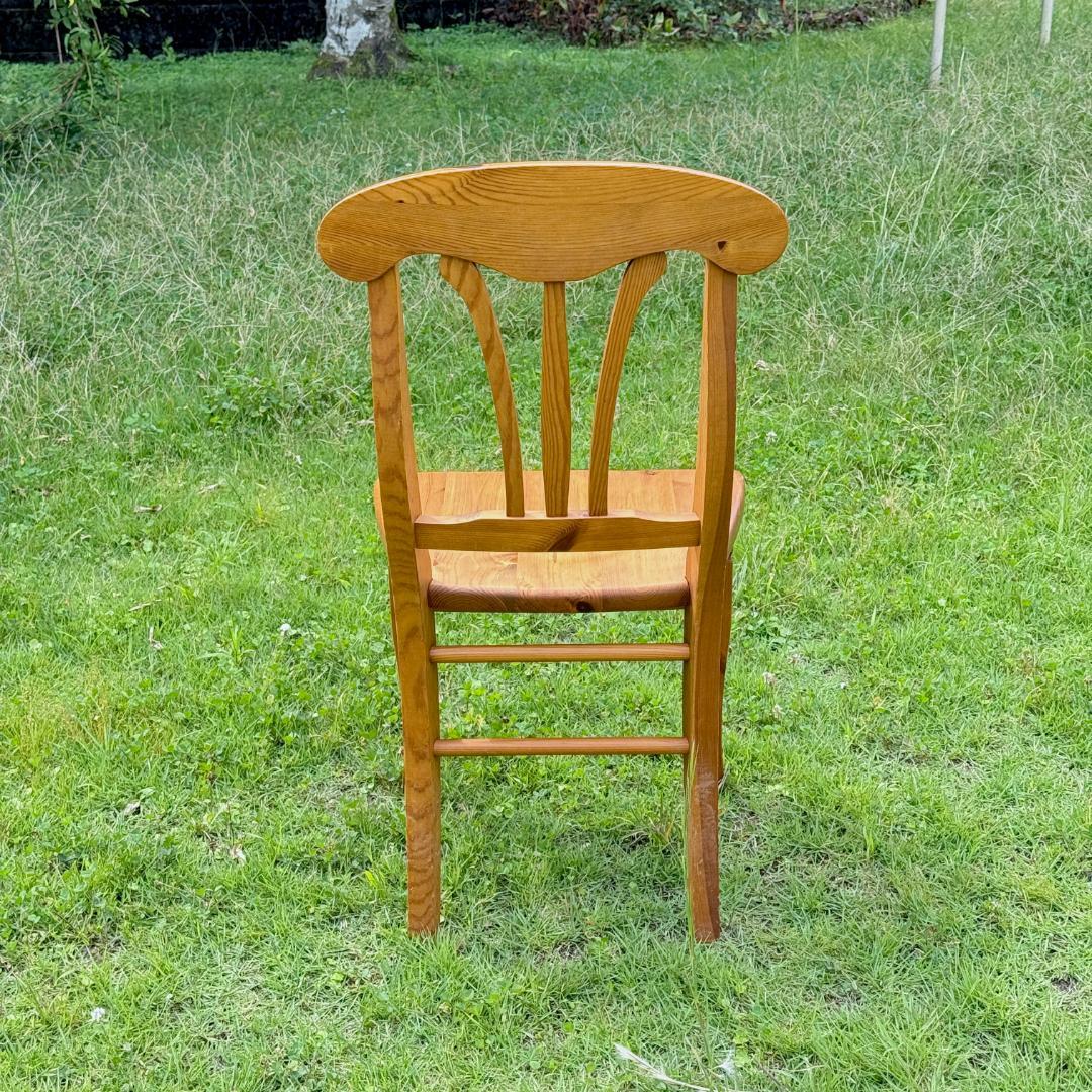 カントリー家具　ナチュラルな佇まいのダイニングチェア　パイン材